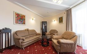 Дворик Лева